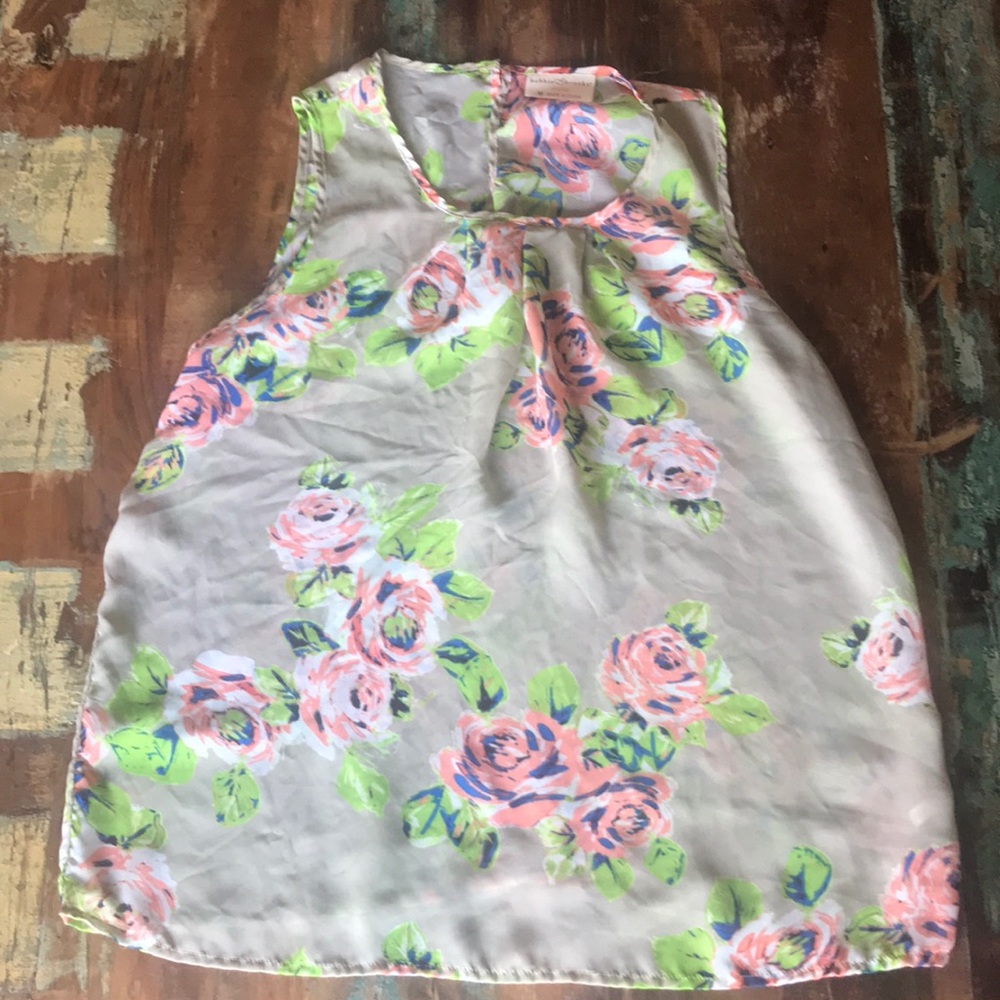Sleeveless shirt